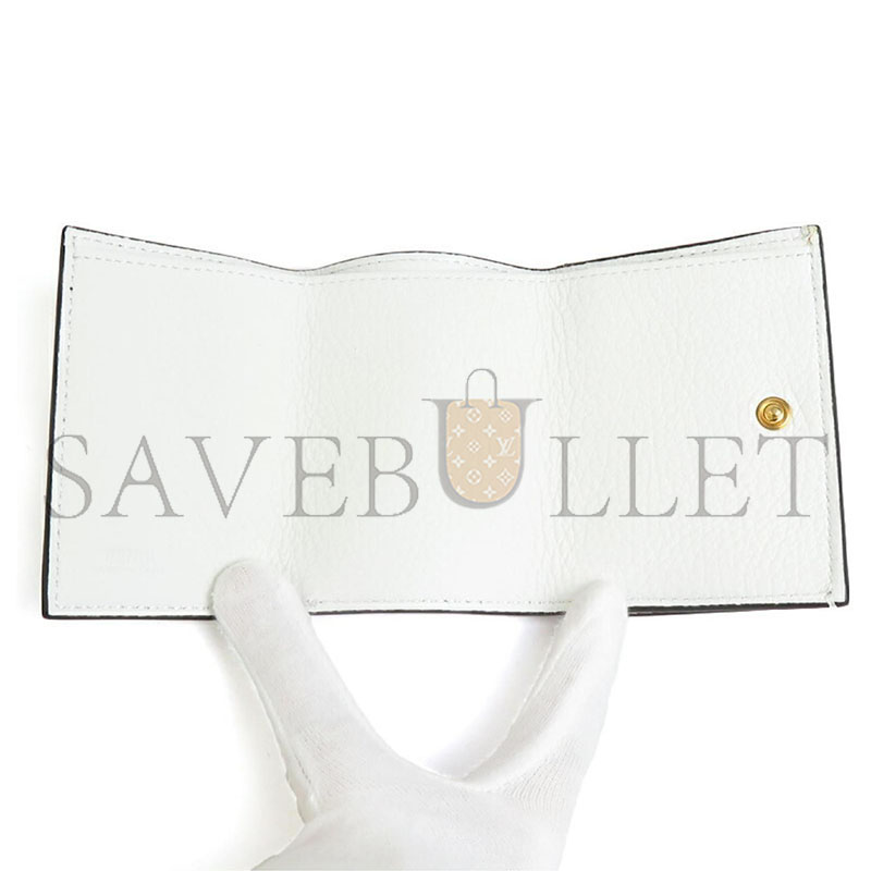 F**di tri-fold wallet white (9.3*7*2.2cm)